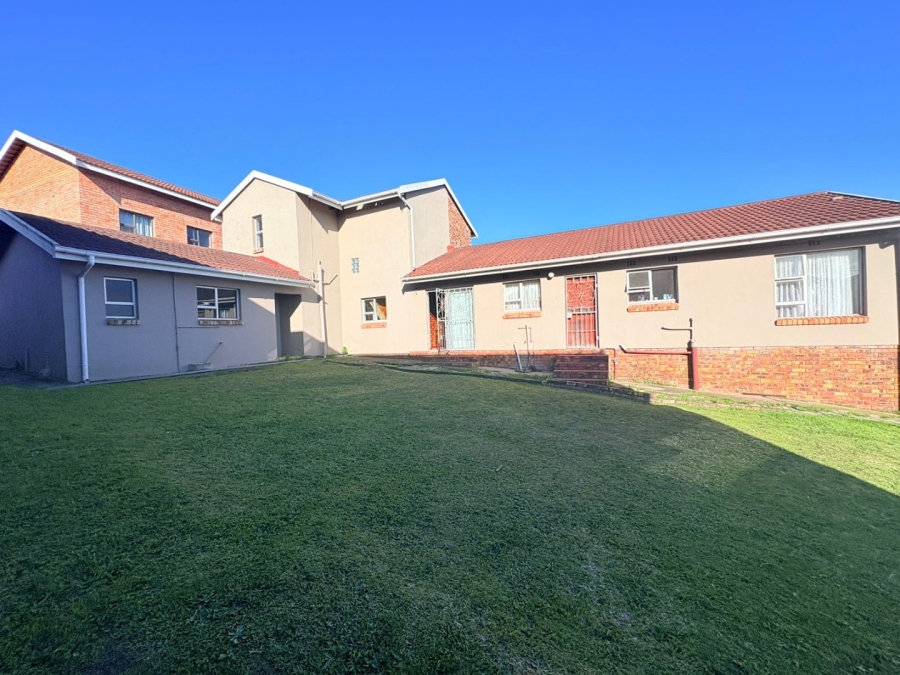 4 Bedroom Property for Sale in Sunnyridge Eastern Cape